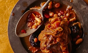 Fragrant lamb with prunes and almonds